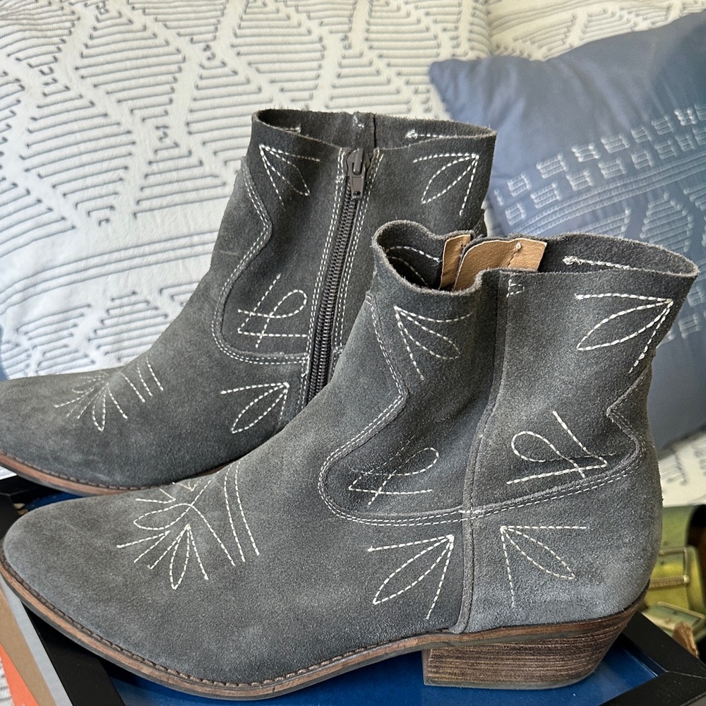 Lucky Brand Dark Gray Suede Ankle Boots